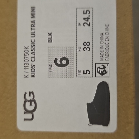 UGG Classic Ultra Mini Boots - Picture 5 of 5